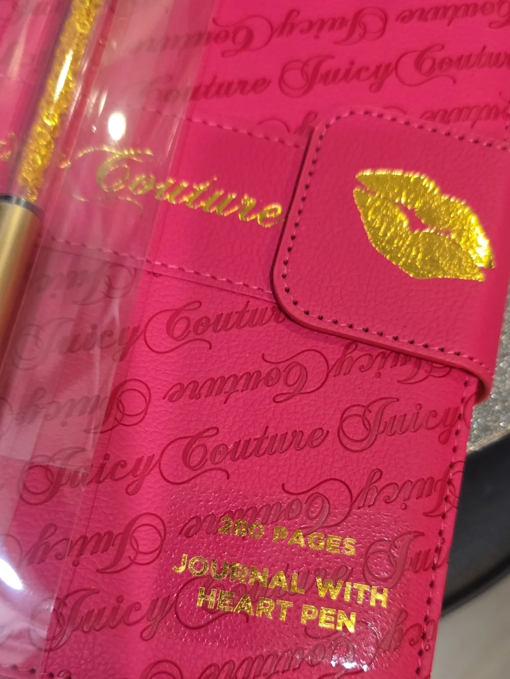 Juicy Couture Home Signature Logo Gold Foil Lips  Embossed Journal w/Heart Pen